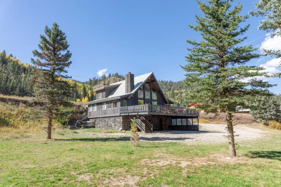Spacious property and gorgeous 3 story cabin. 