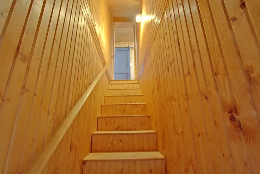 This stairway gives you access to the bottom level.