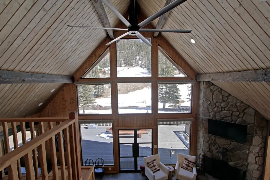 The views from the living room are unbeatable thanks to the windows.