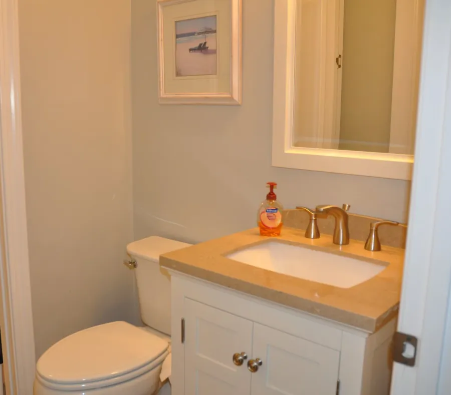 1/2 bath 1/2 bath